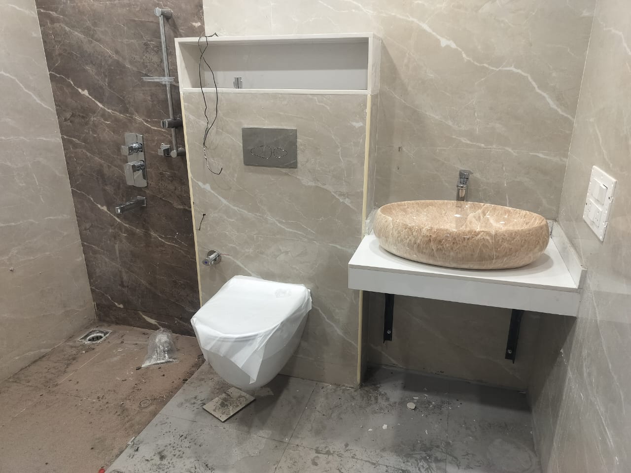 Room before cleaning service